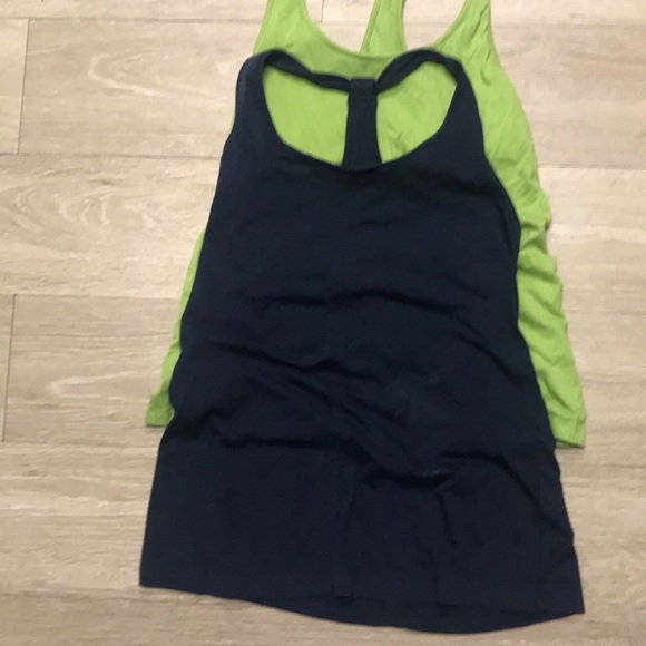 3 Patagonia Tops Built in bra - Picture 4 of 6